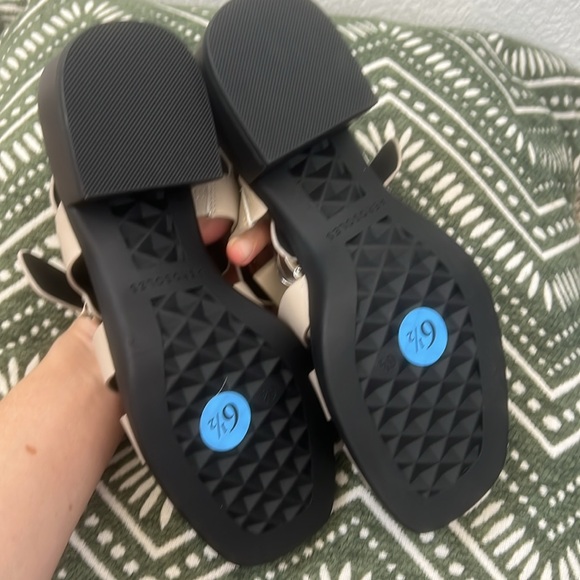 Aerosoles Women's Sport Strapped Sandals - Picture 11 of 12